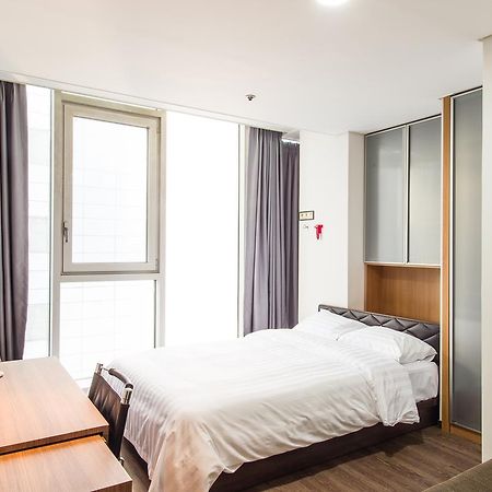 Hotel Arinus Shinchon Szöul Kültér fotó
