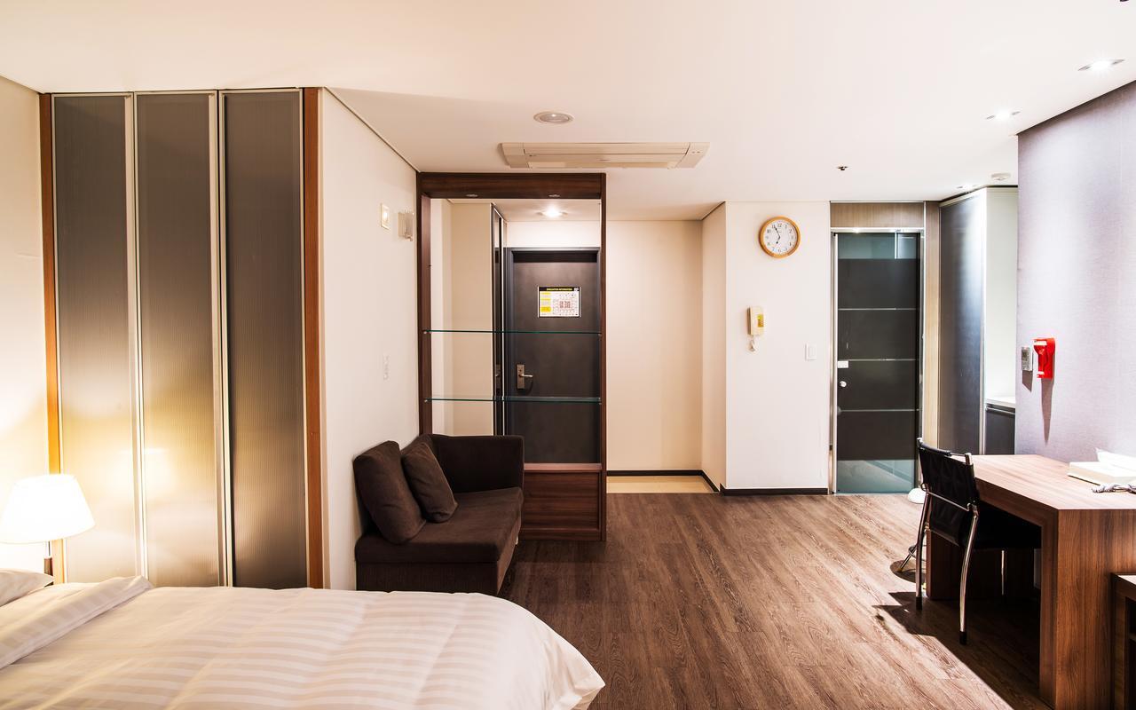 Hotel Arinus Shinchon Szöul Kültér fotó