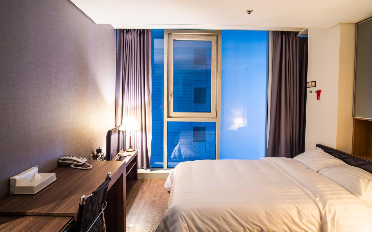 Hotel Arinus Shinchon Szöul Kültér fotó