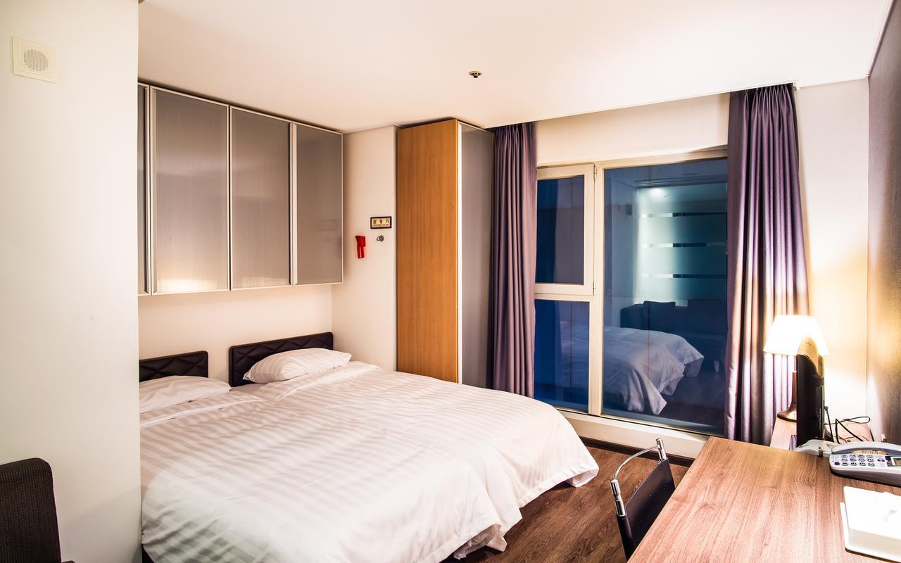 Hotel Arinus Shinchon Szöul Kültér fotó