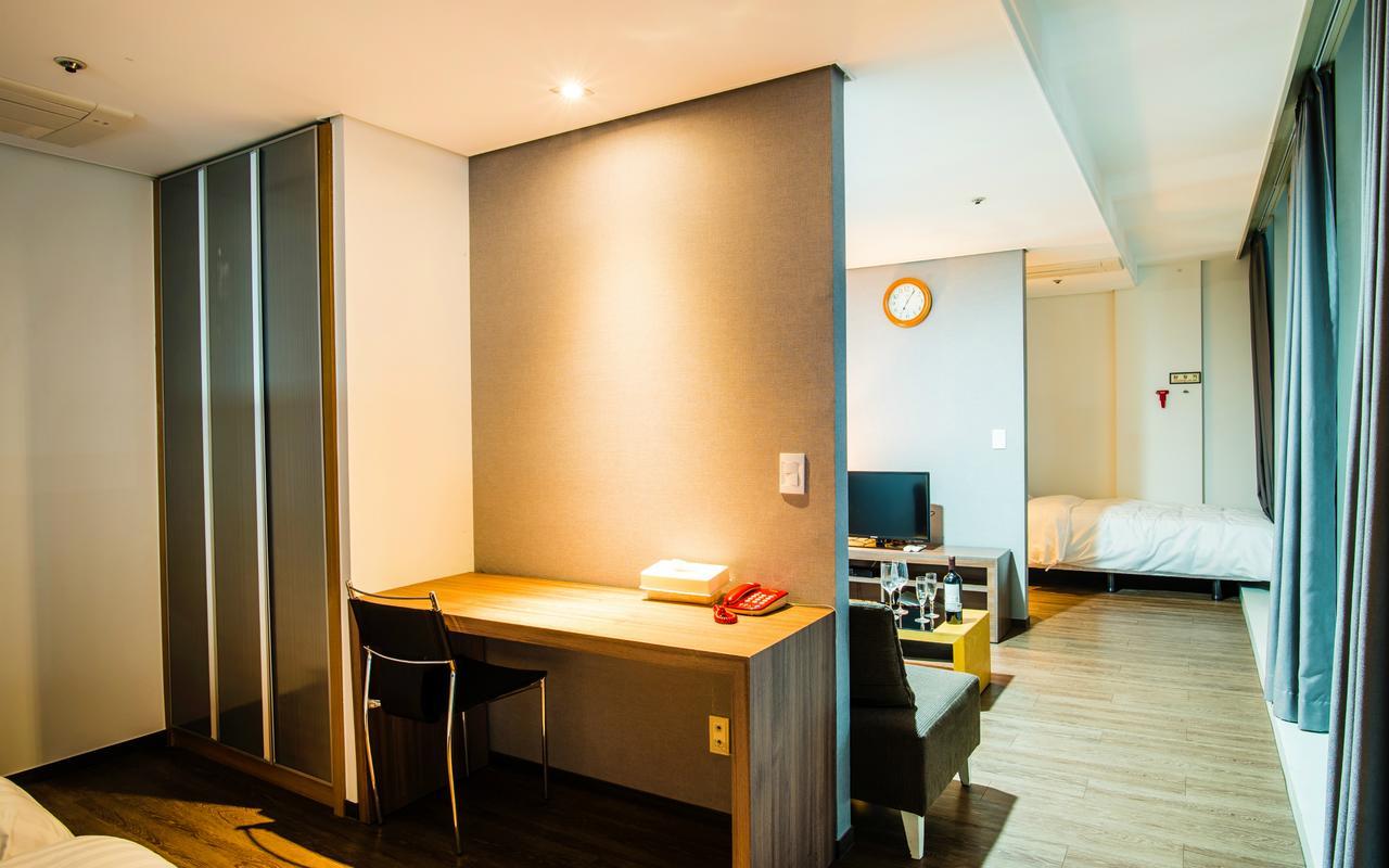 Hotel Arinus Shinchon Szöul Kültér fotó