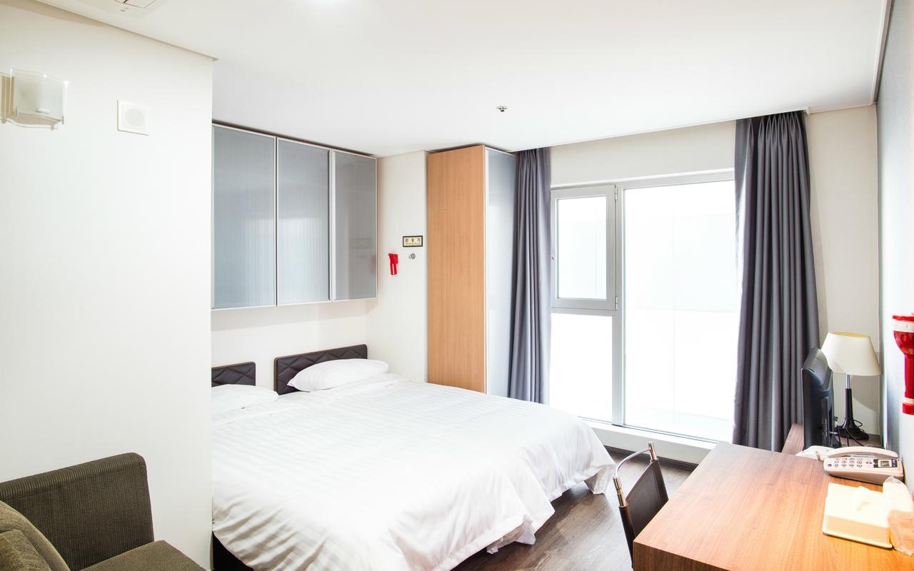 Hotel Arinus Shinchon Szöul Kültér fotó
